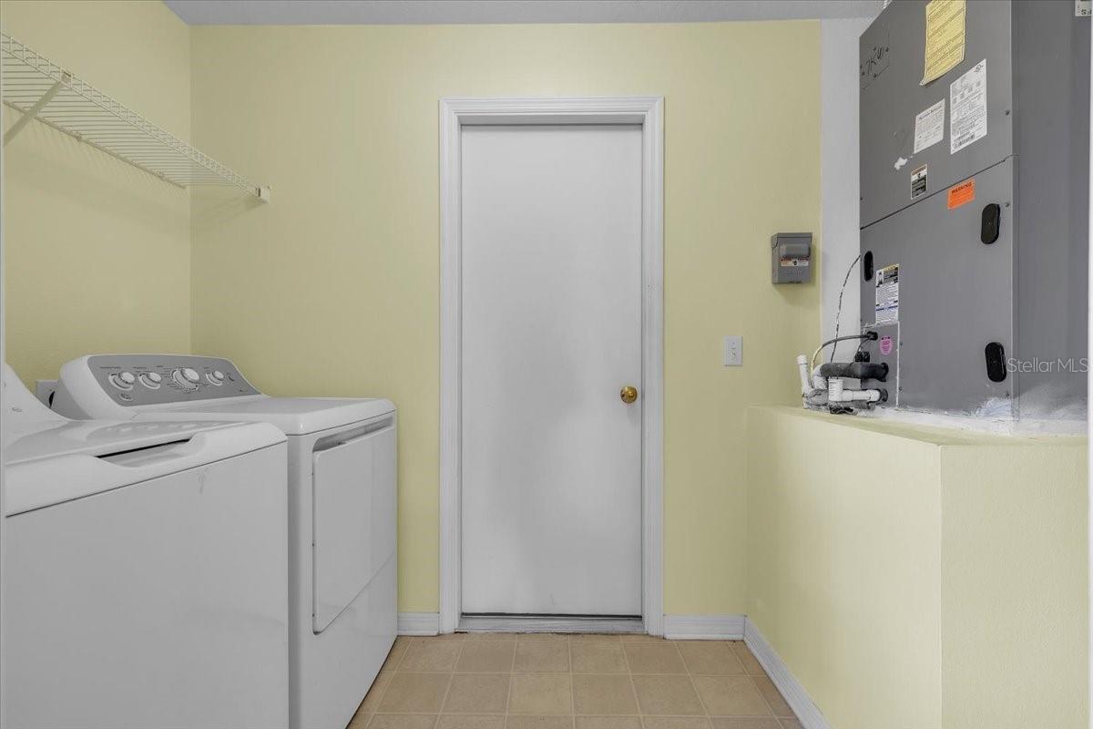 Image 30 of 40 For 24483 Lakeside Manor