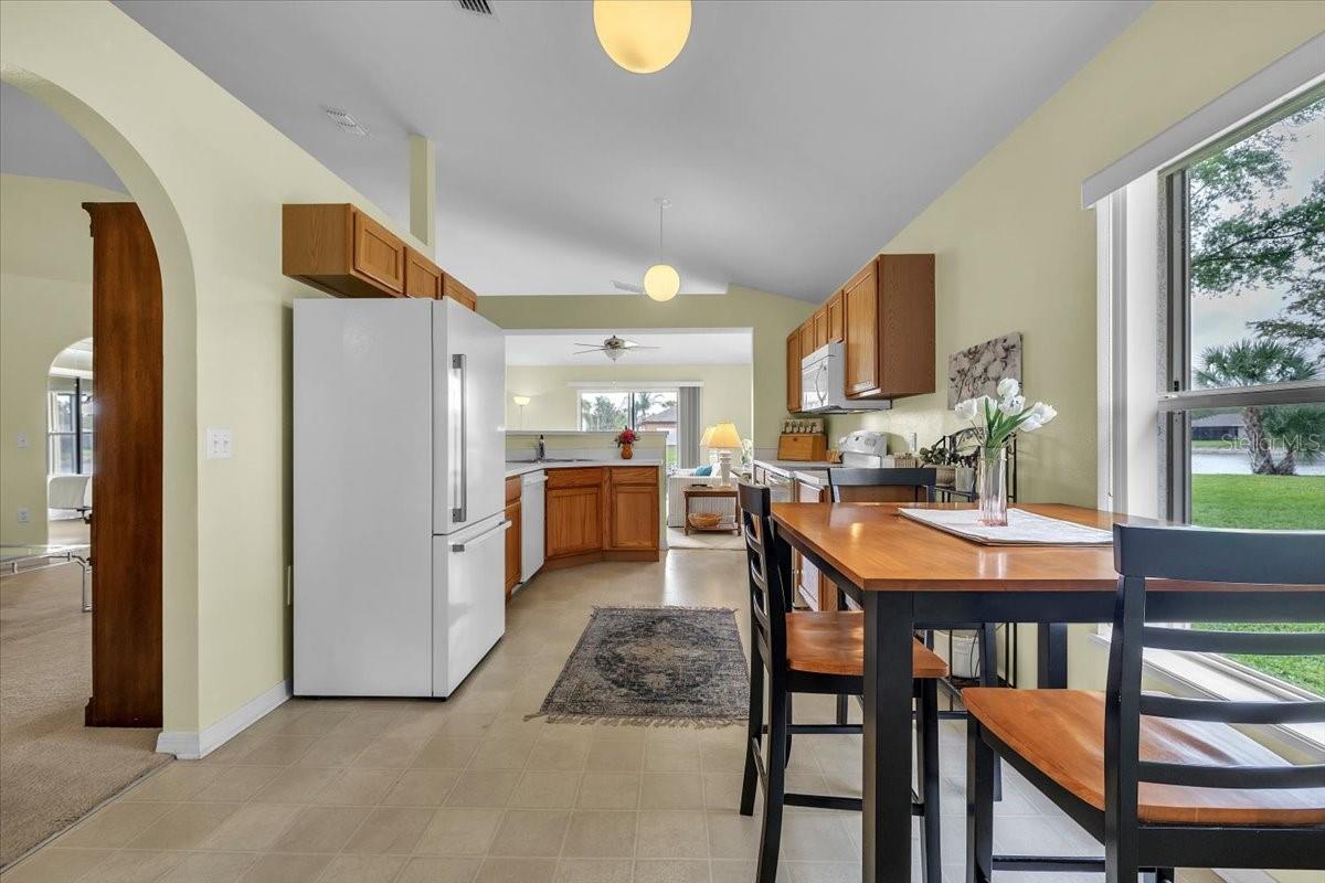 Image 8 of 40 For 24483 Lakeside Manor