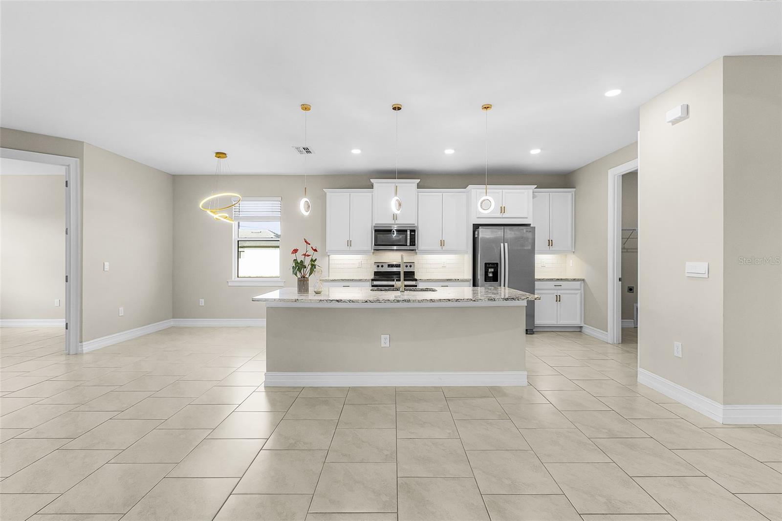 Listing photo id 17 for 838 2nd Street