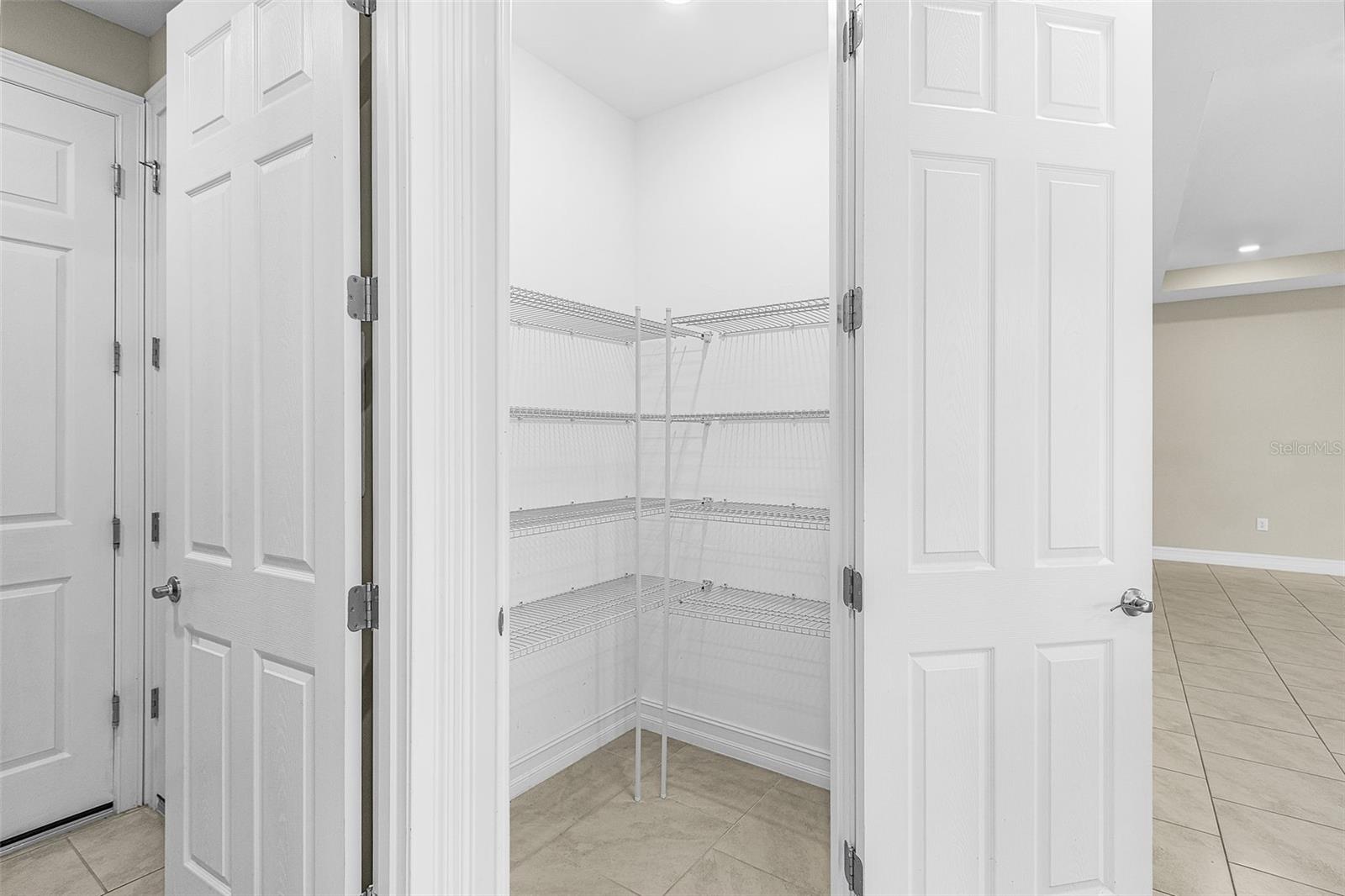 Listing photo id 21 for 838 2nd Street