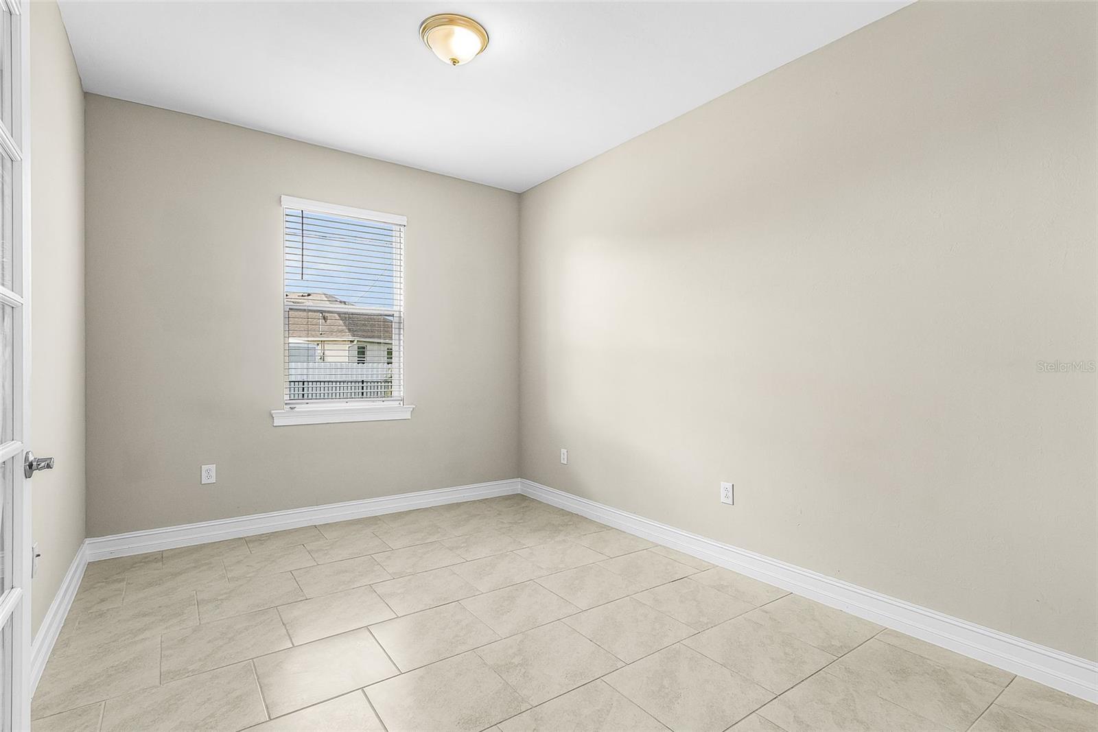 Listing photo id 22 for 838 2nd Street