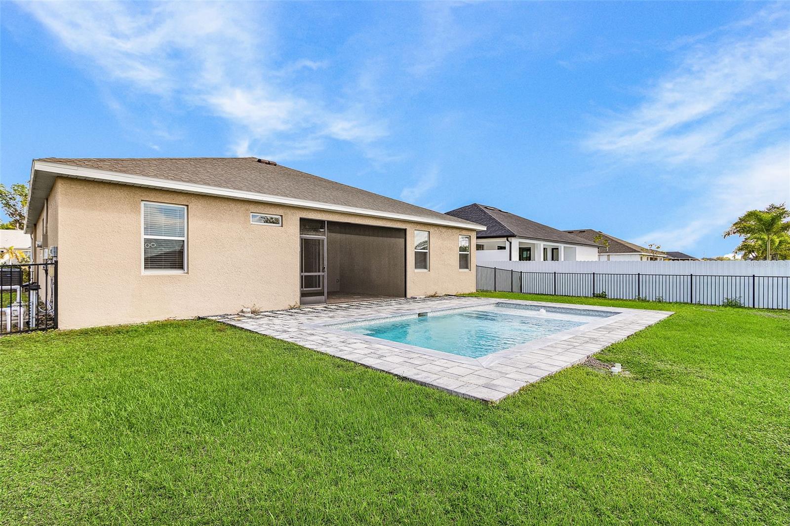 Listing photo id 1 for 838 2nd Street