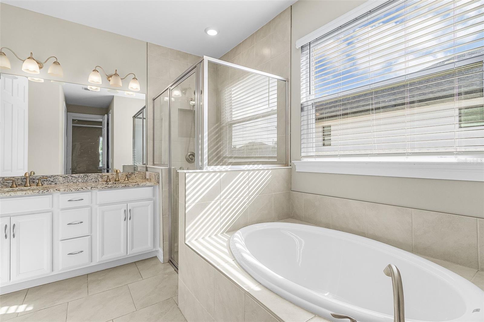 Listing photo id 5 for 838 2nd Street