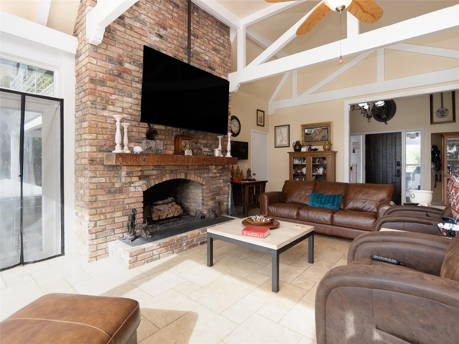 Image 22 of 92 For 4610 Hidden River Road