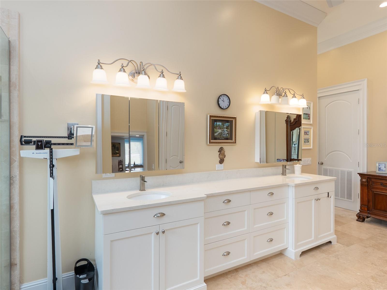 Image 38 of 92 For 4610 Hidden River Road