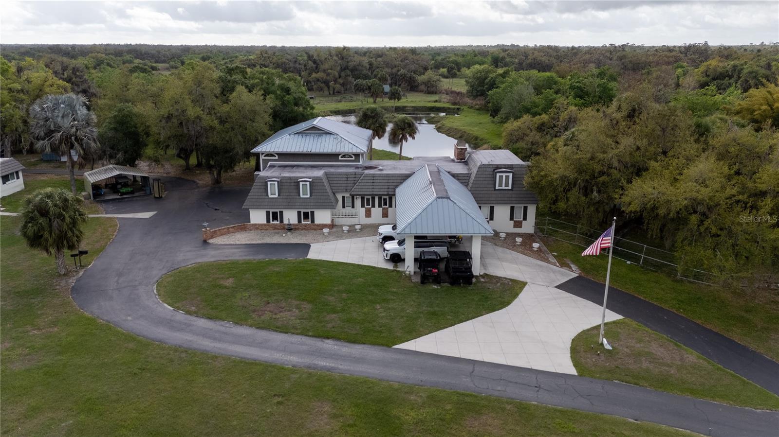 Image 4 of 92 For 4610 Hidden River Road