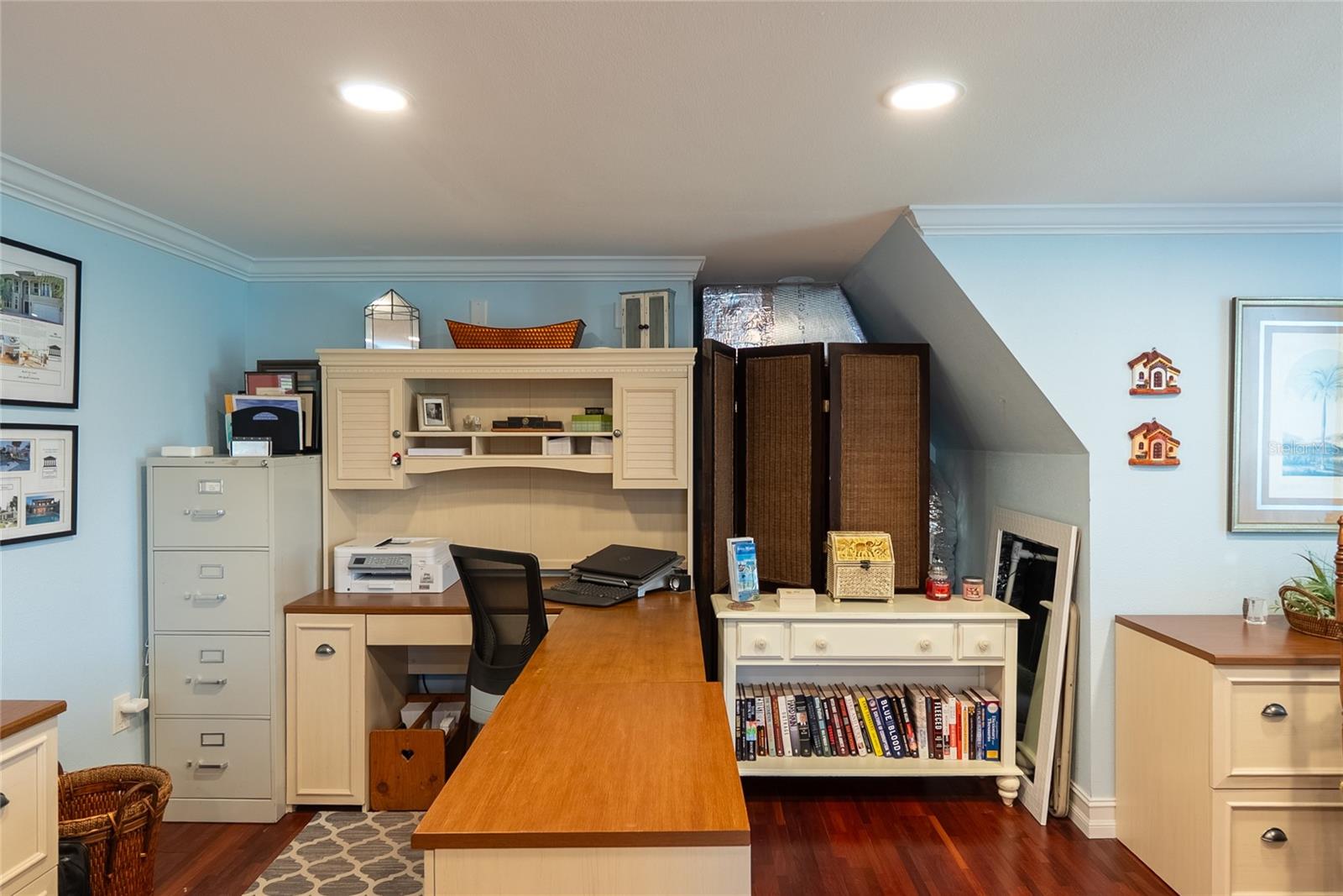 Image 44 of 92 For 4610 Hidden River Road