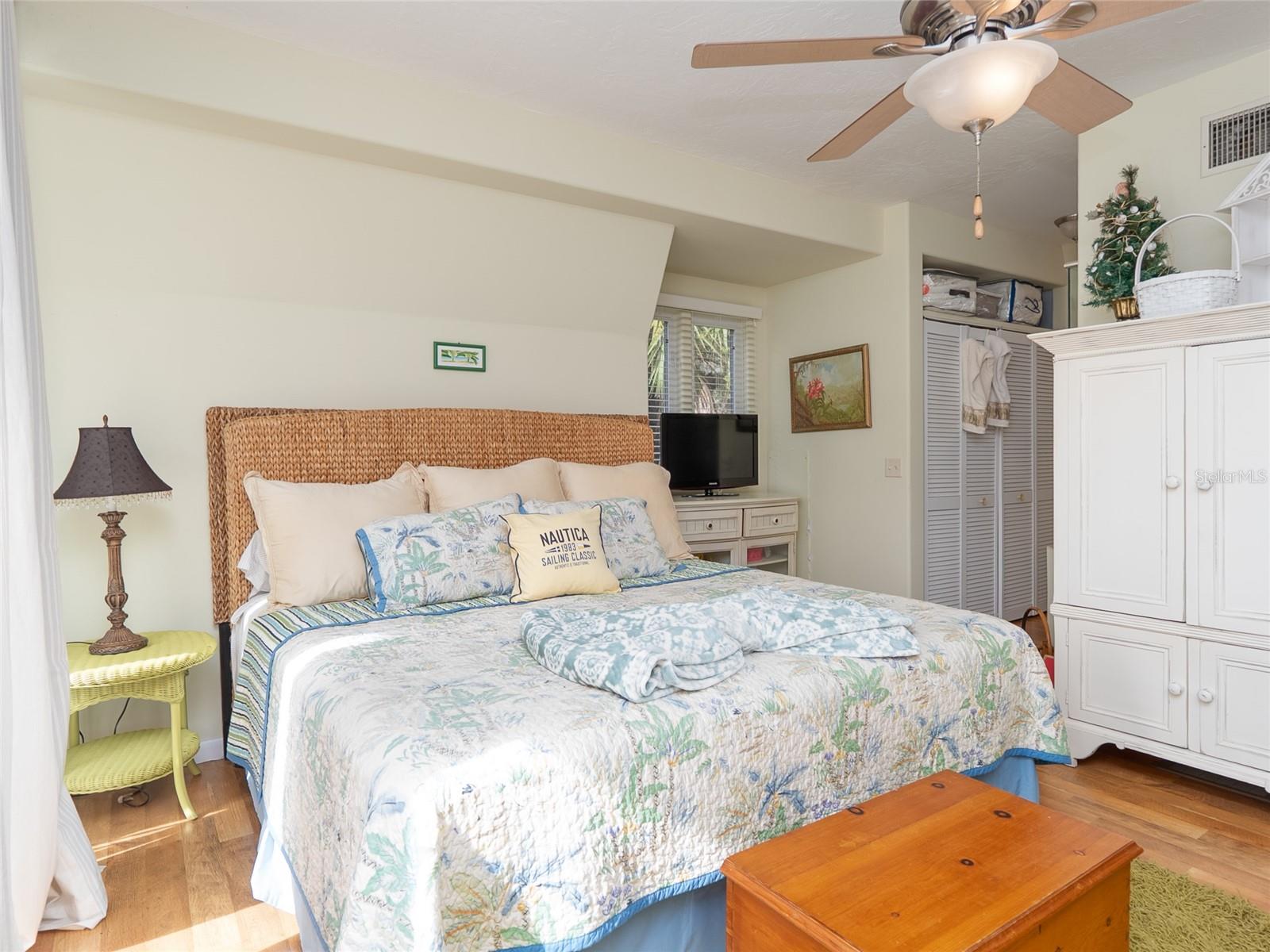 Image 49 of 92 For 4610 Hidden River Road