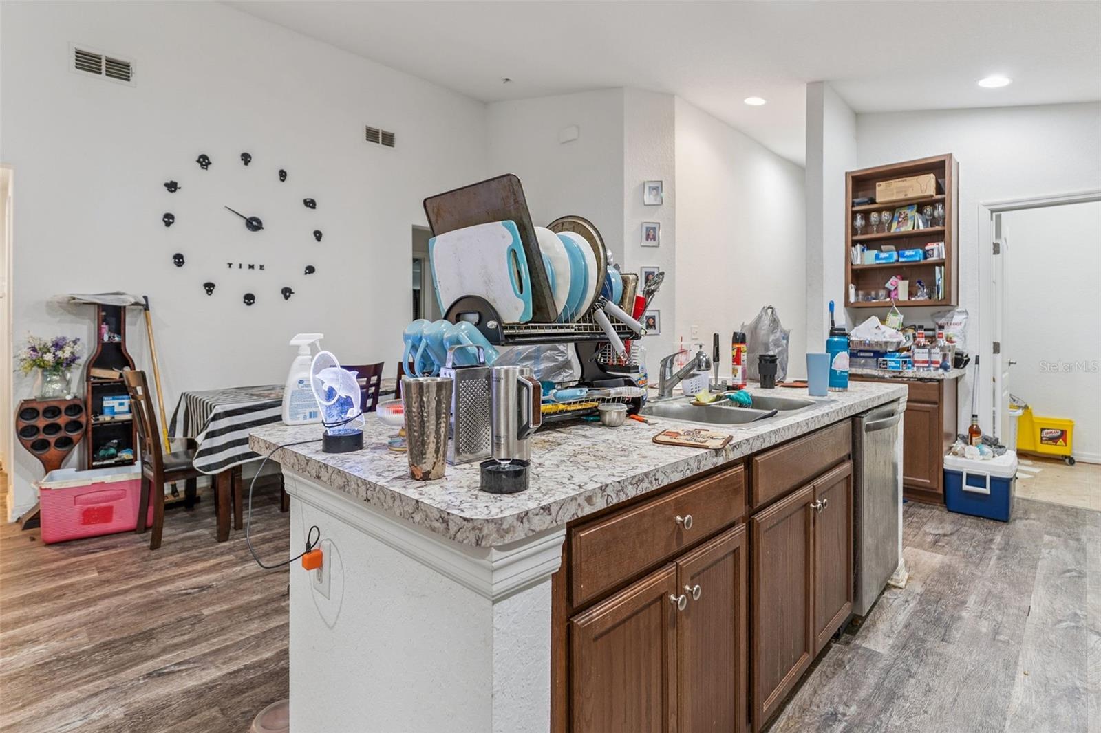 Image 9 of 21 For 206 Lake Mariana Place