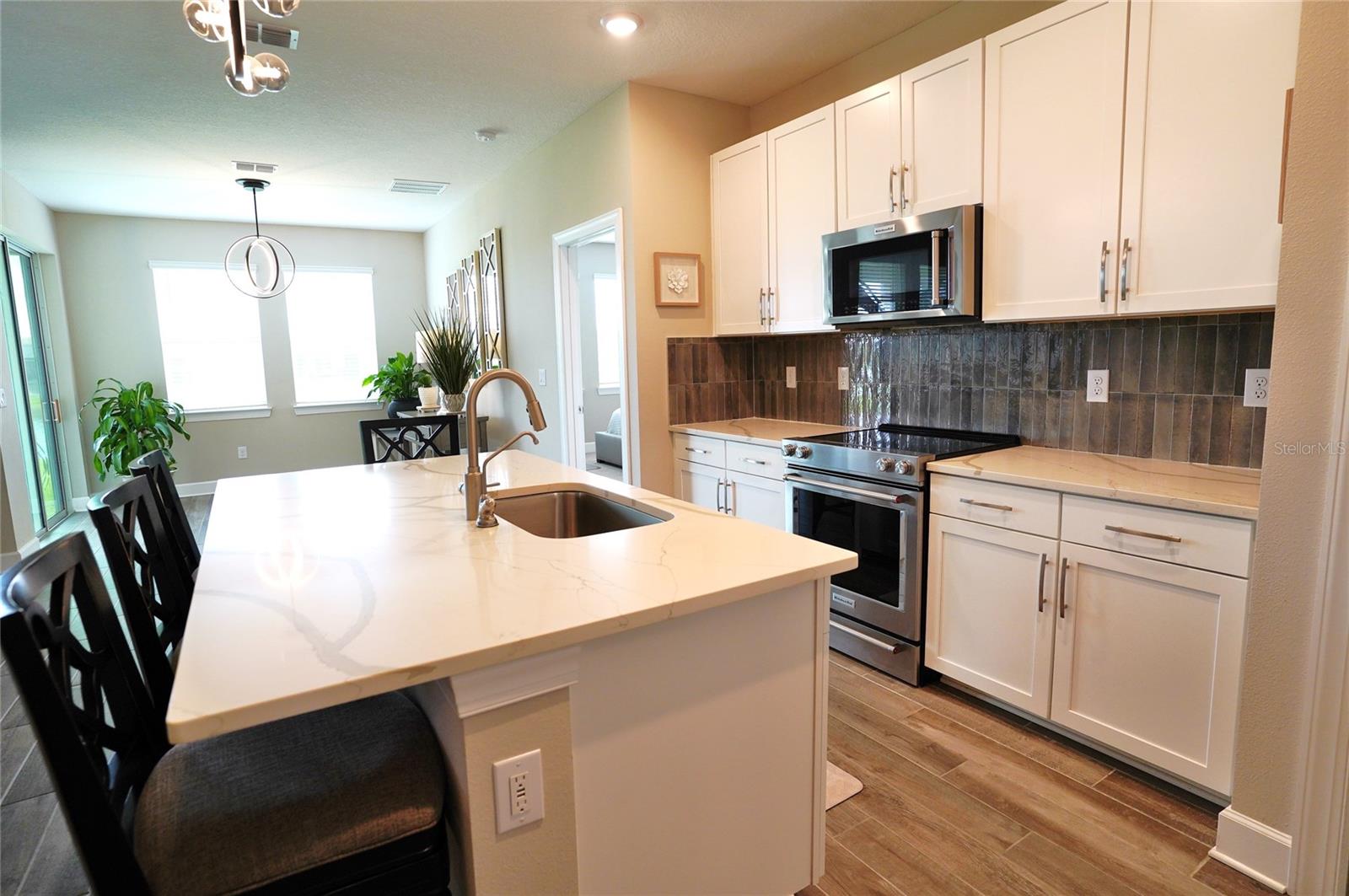 Image 17 of 100 For 286 Daylily Boulevard