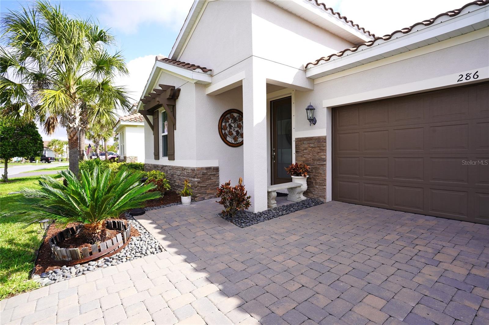 Image 3 of 100 For 286 Daylily Boulevard