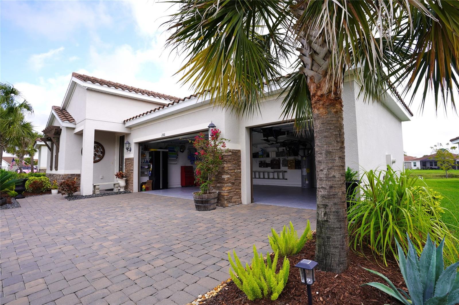 Image 42 of 100 For 286 Daylily Boulevard