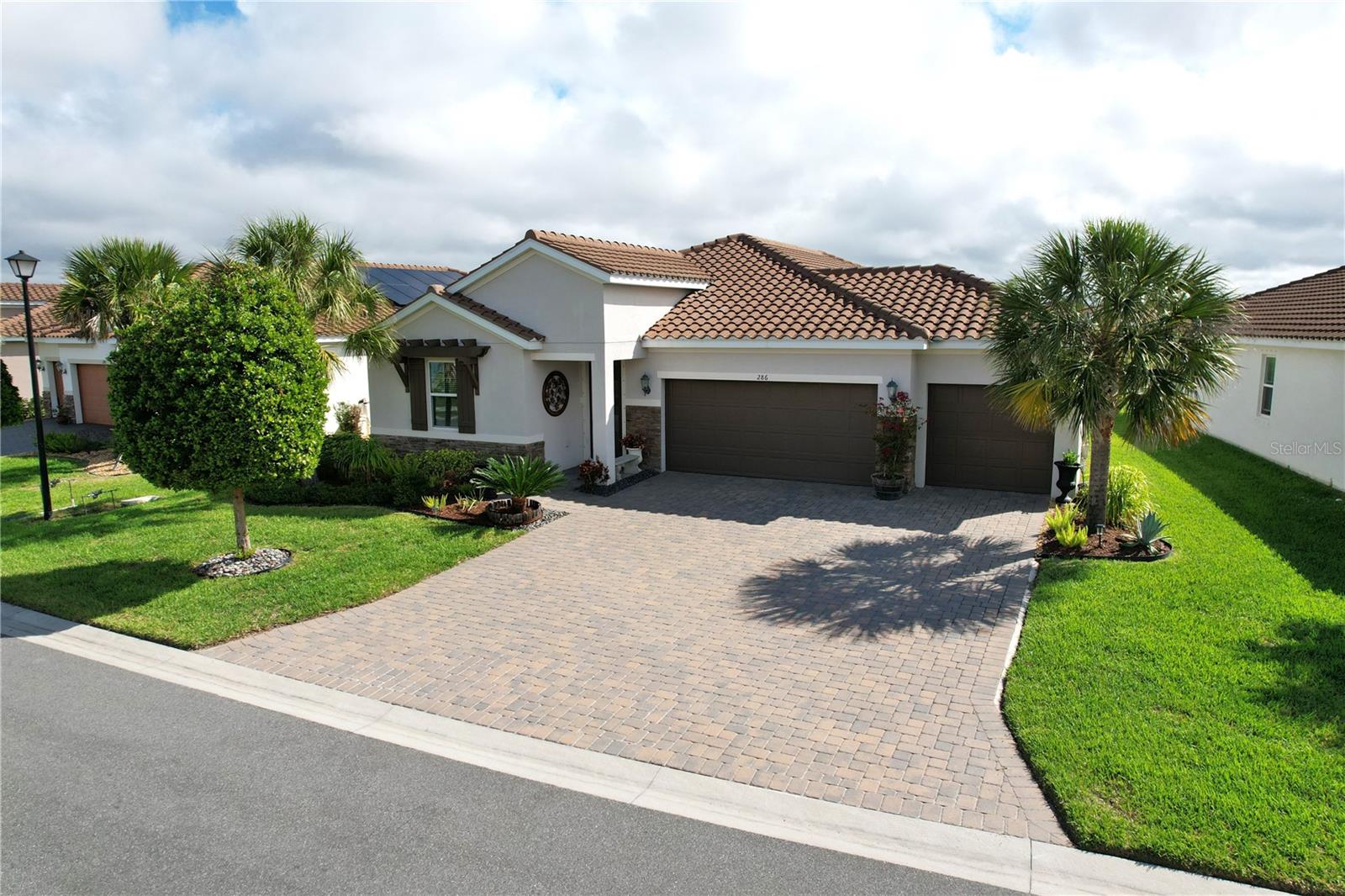 Image 62 of 100 For 286 Daylily Boulevard