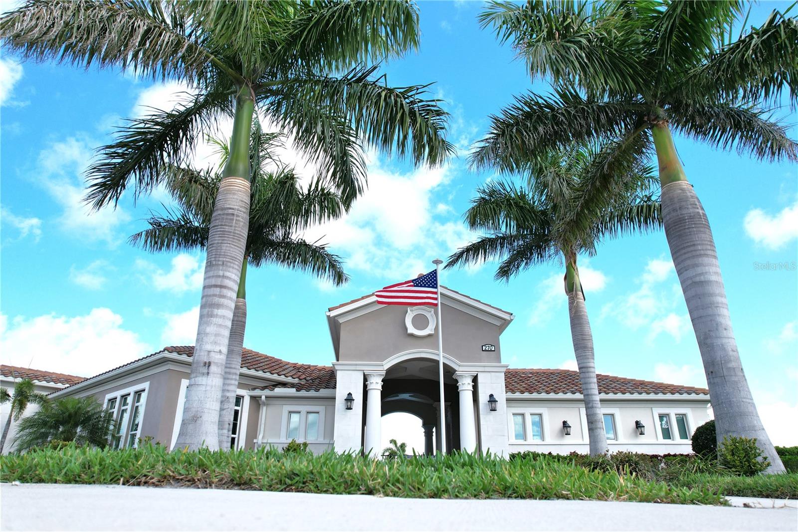 Image 67 of 100 For 286 Daylily Boulevard