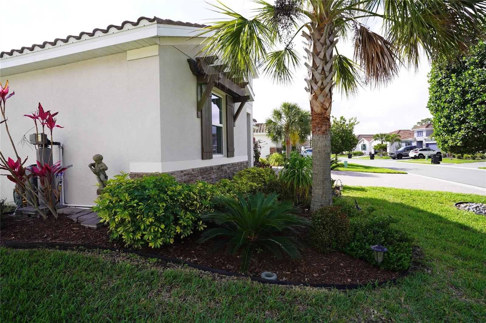 Image 9 of 100 For 286 Daylily Boulevard