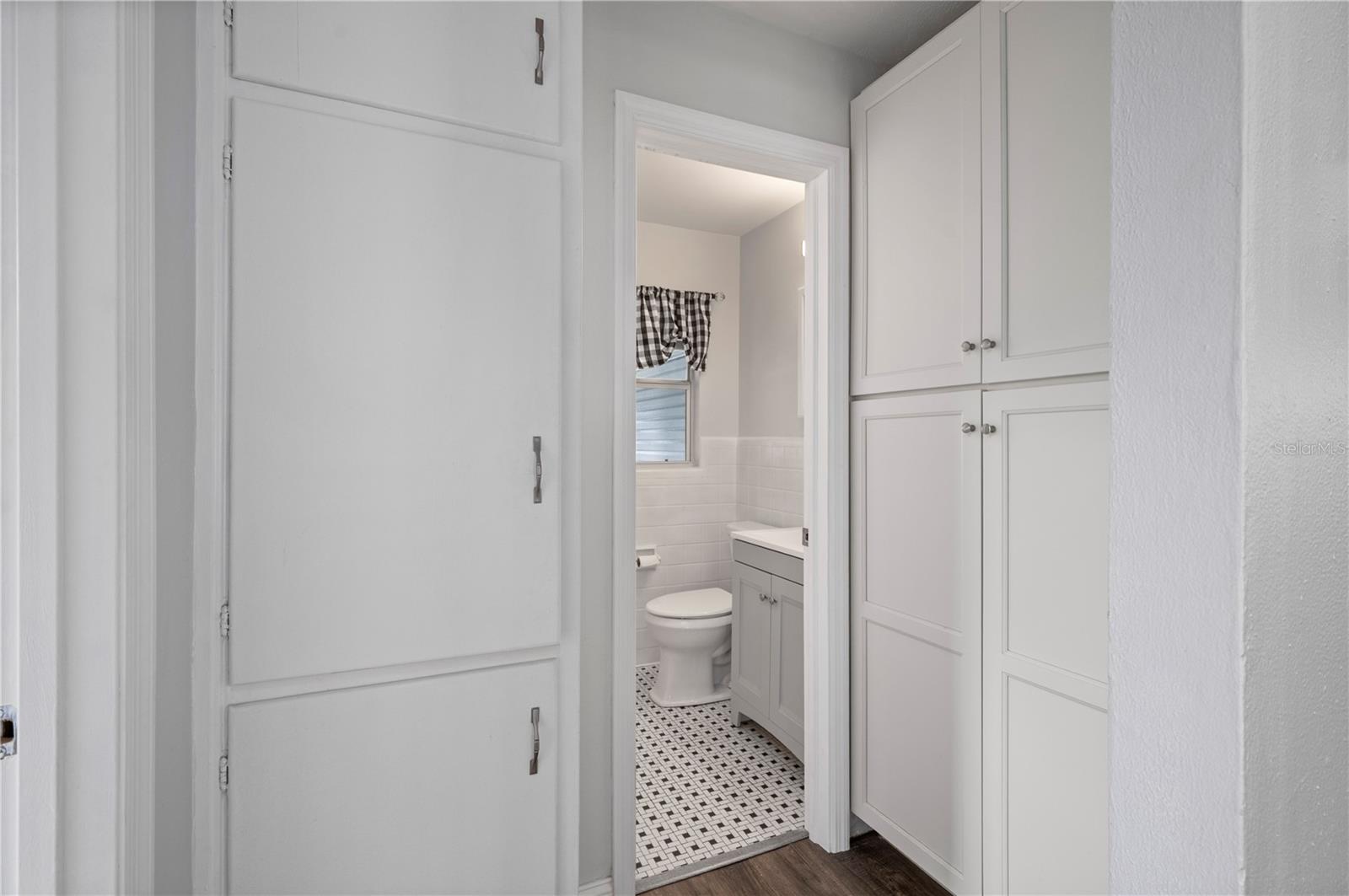 Image 12 of 46 For 525 Burland Street