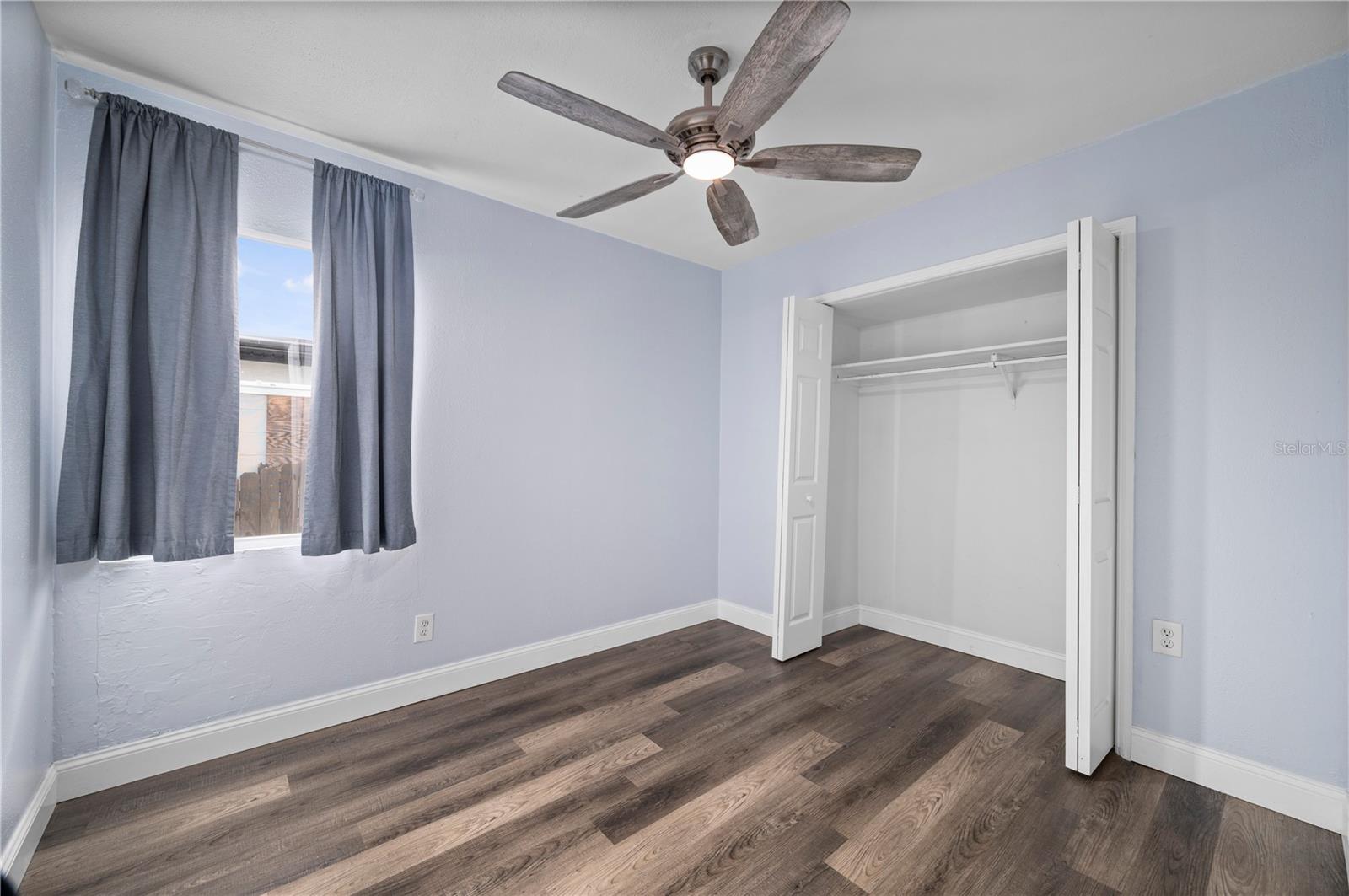 Image 19 of 46 For 525 Burland Street