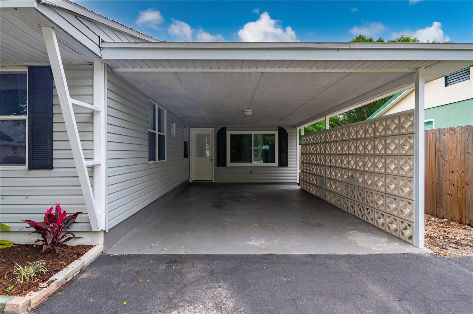 Image 2 of 46 For 525 Burland Street