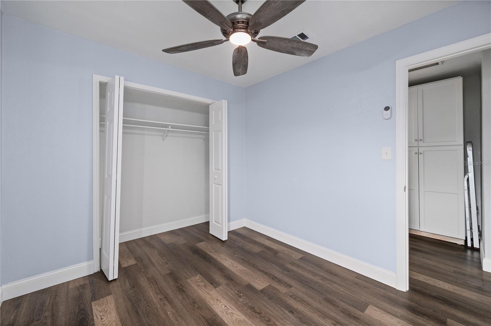 Image 20 of 46 For 525 Burland Street