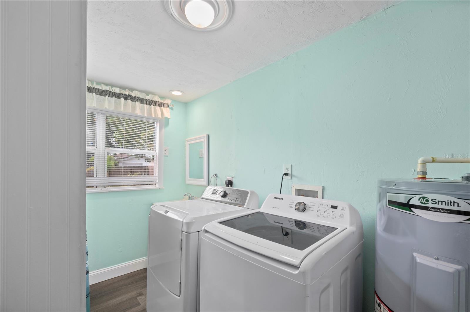 Image 26 of 46 For 525 Burland Street