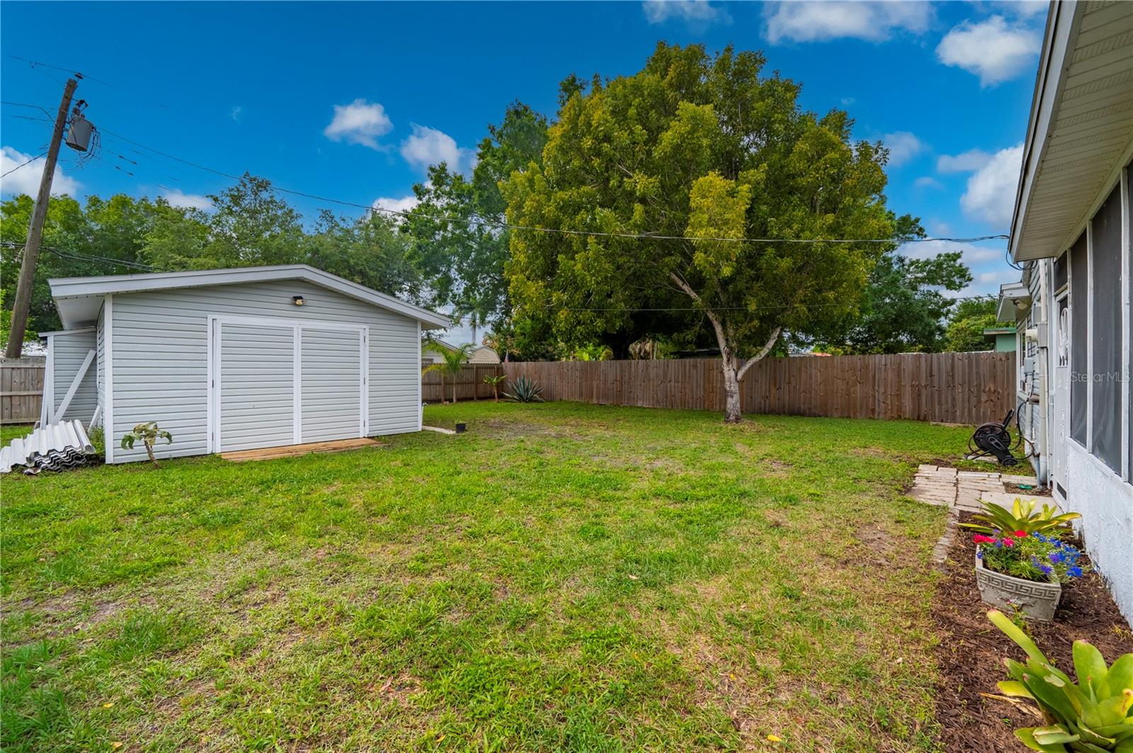 Image 32 of 46 For 525 Burland Street