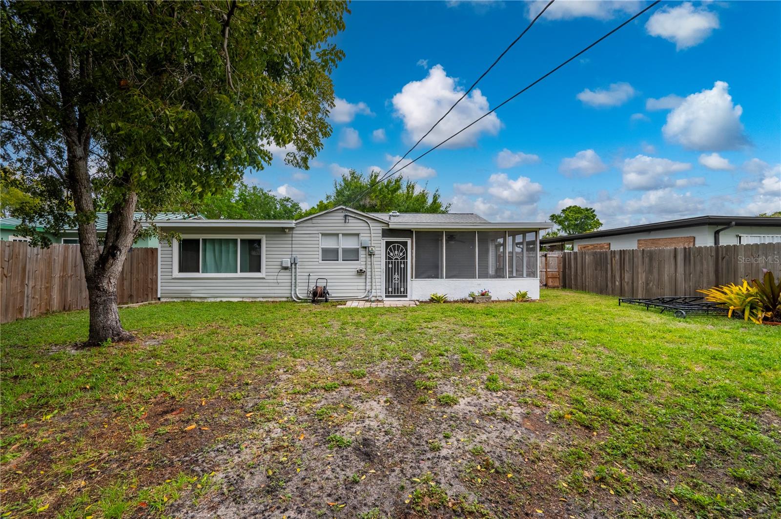 Image 36 of 46 For 525 Burland Street