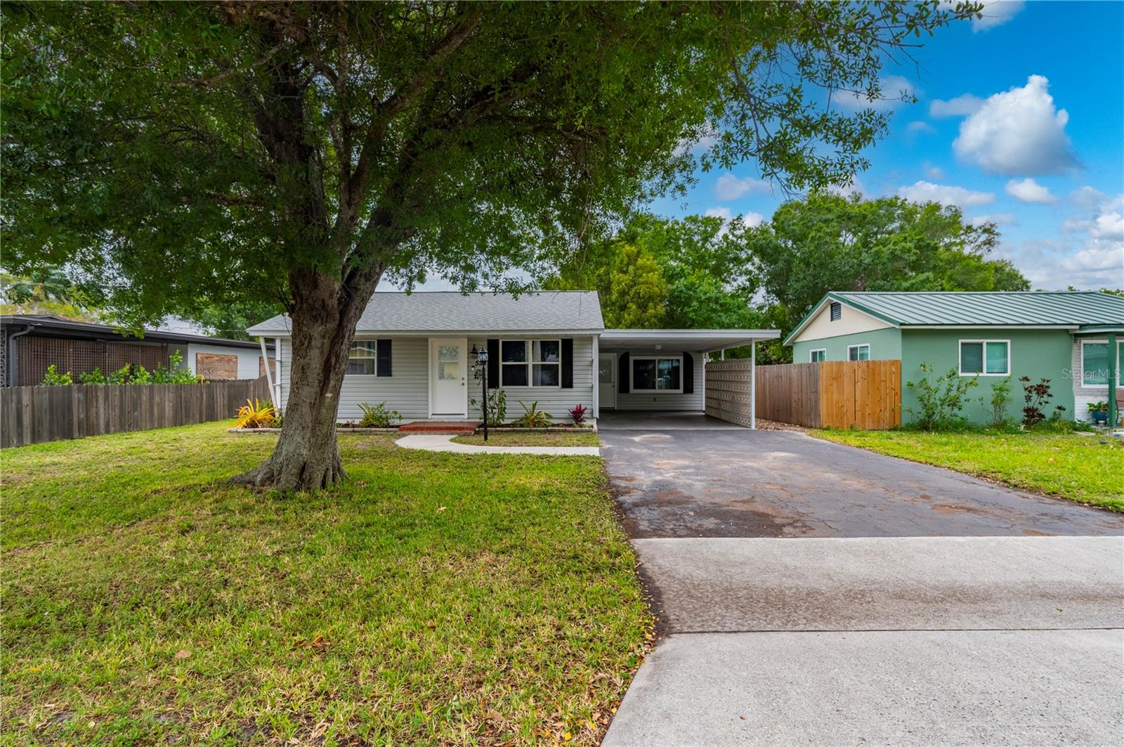 Image 38 of 46 For 525 Burland Street