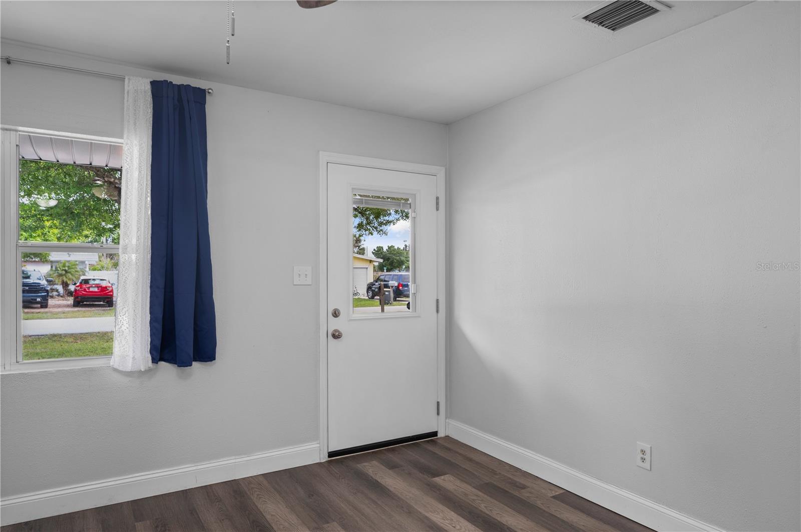 Image 5 of 46 For 525 Burland Street