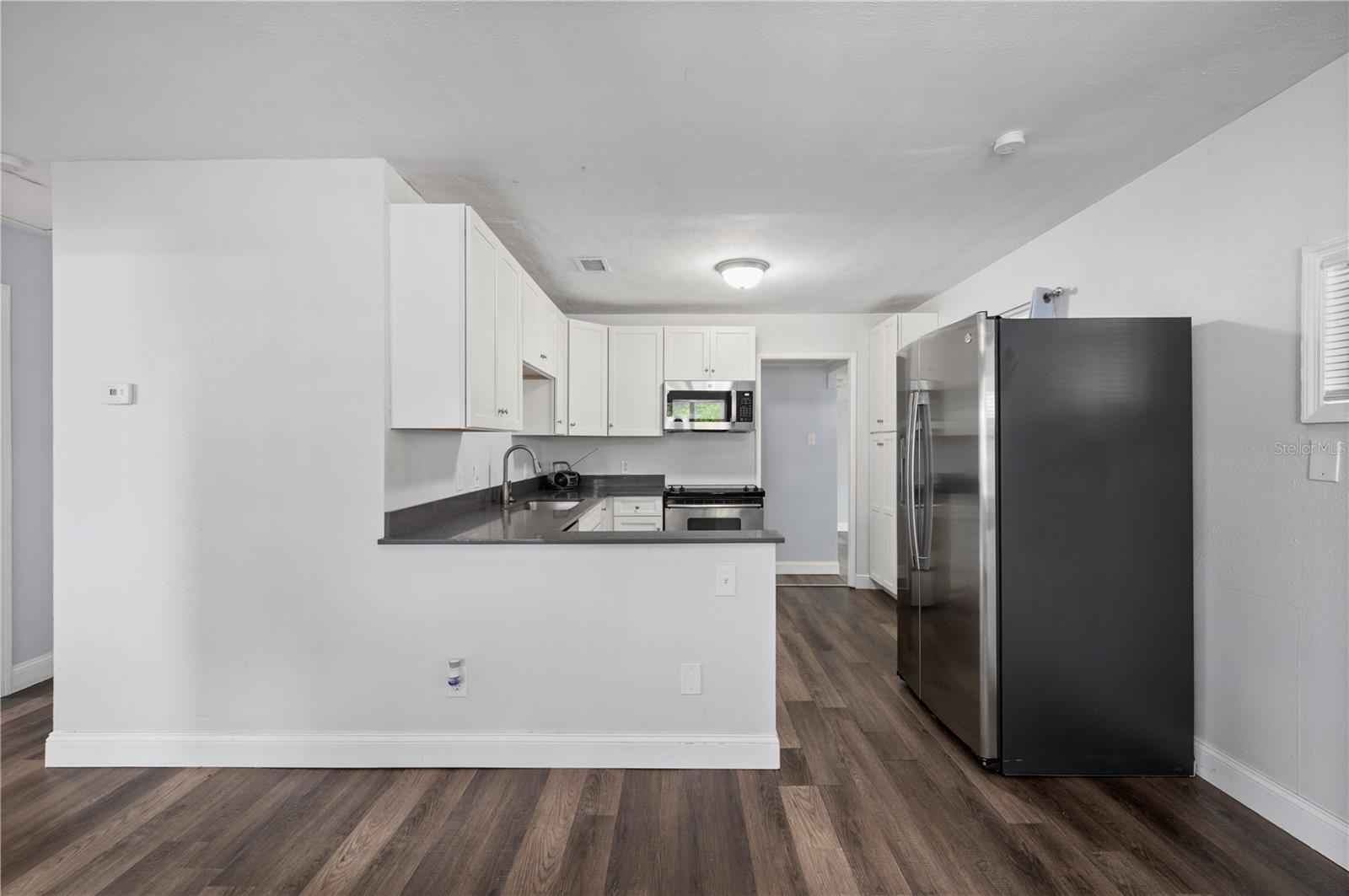 Image 8 of 46 For 525 Burland Street