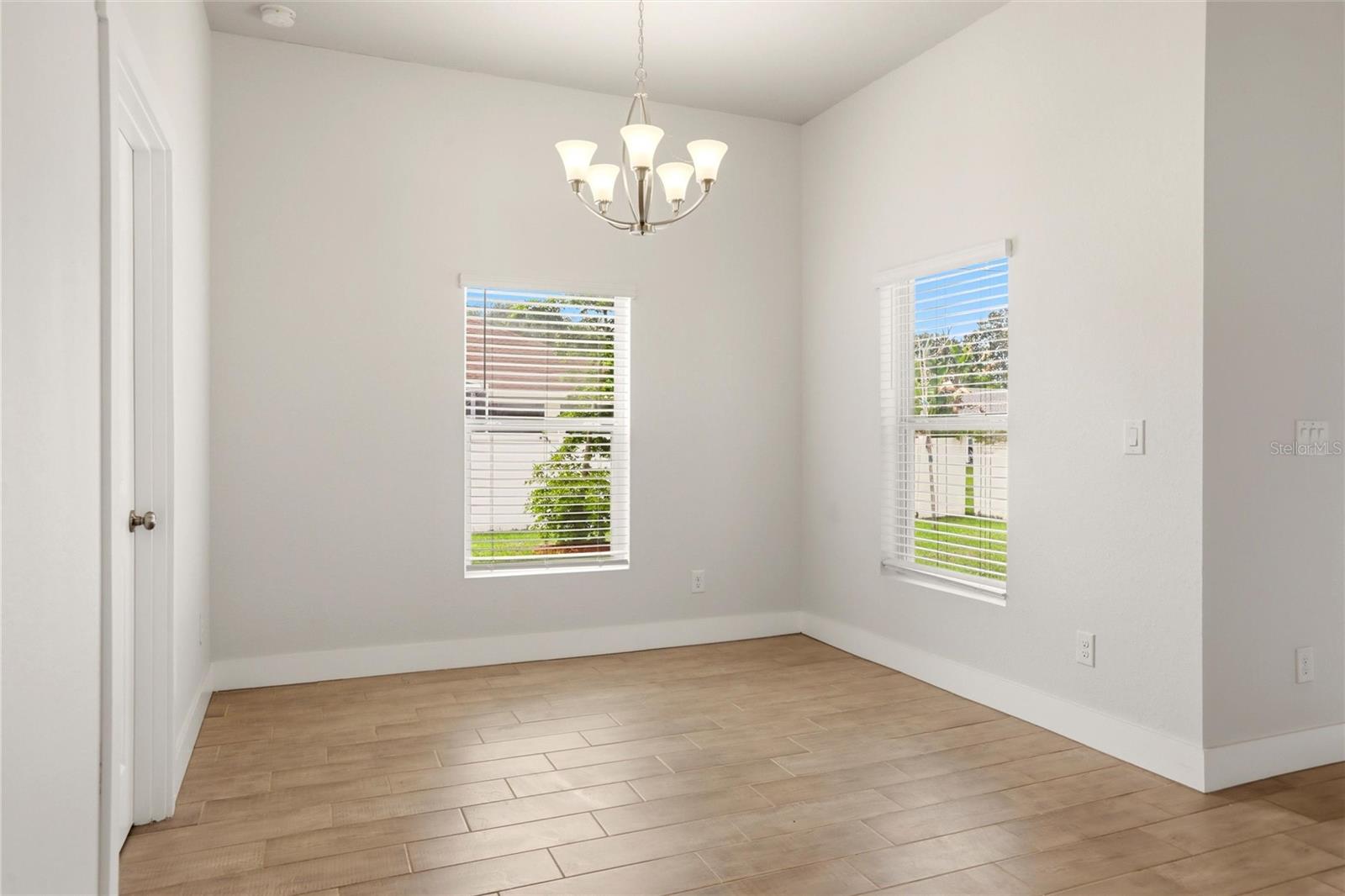 Image 13 of 40 For 870 Columbia Street