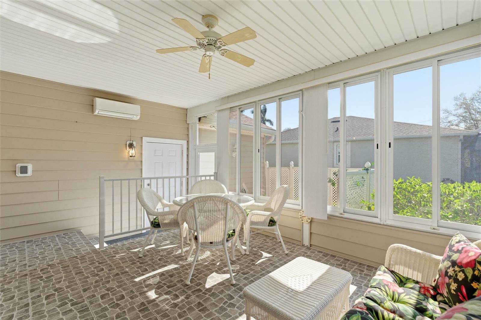 Image 22 of 30 For 24556 Rio Villa Lakes Circle