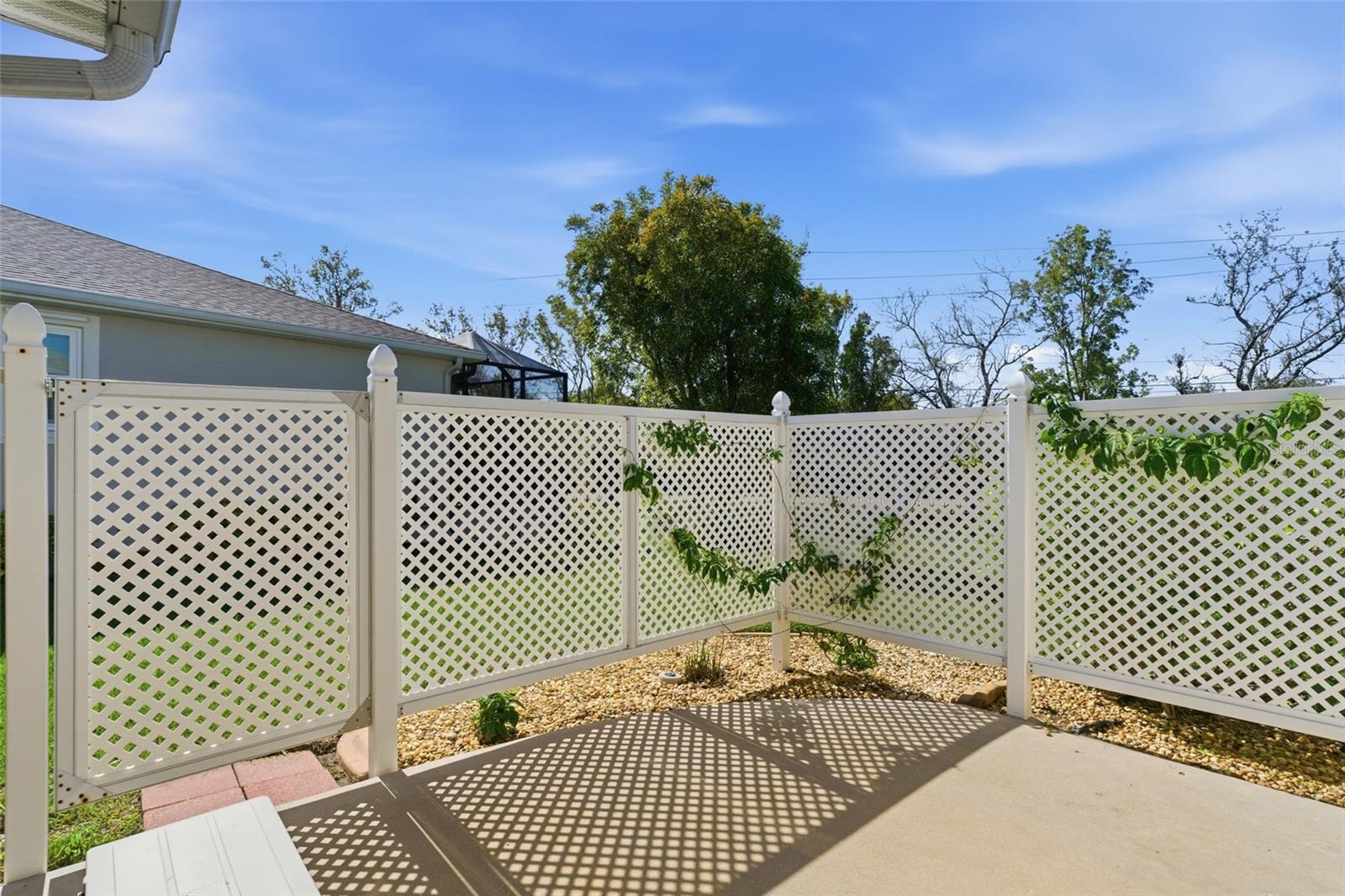 Image 24 of 30 For 24556 Rio Villa Lakes Circle