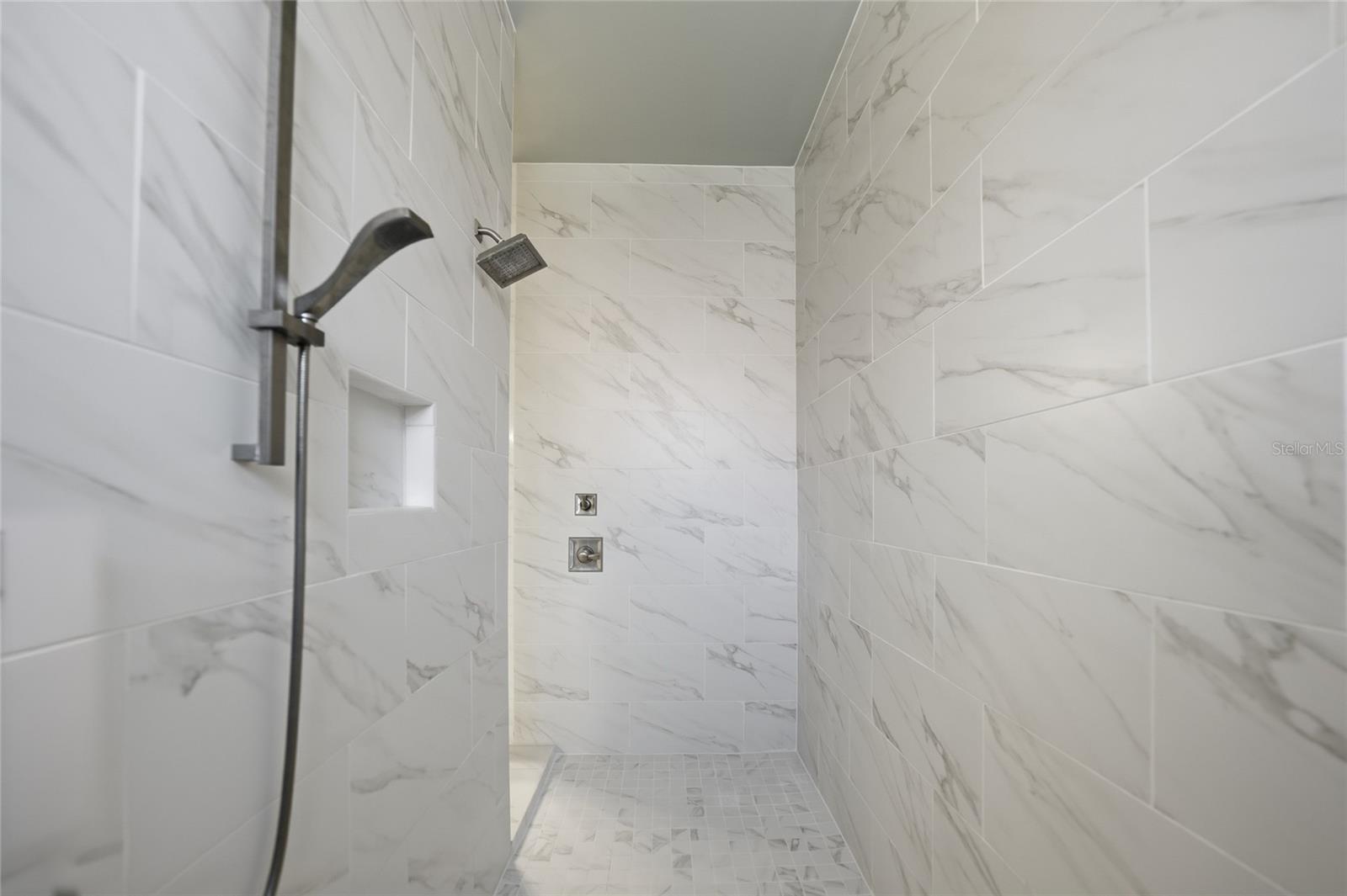 Image 37 of 51 For 1210 Mineo Drive