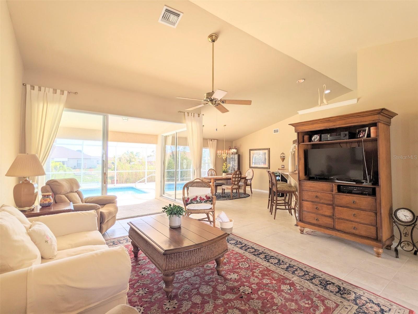 Image 4 of 76 For 546 4th Street