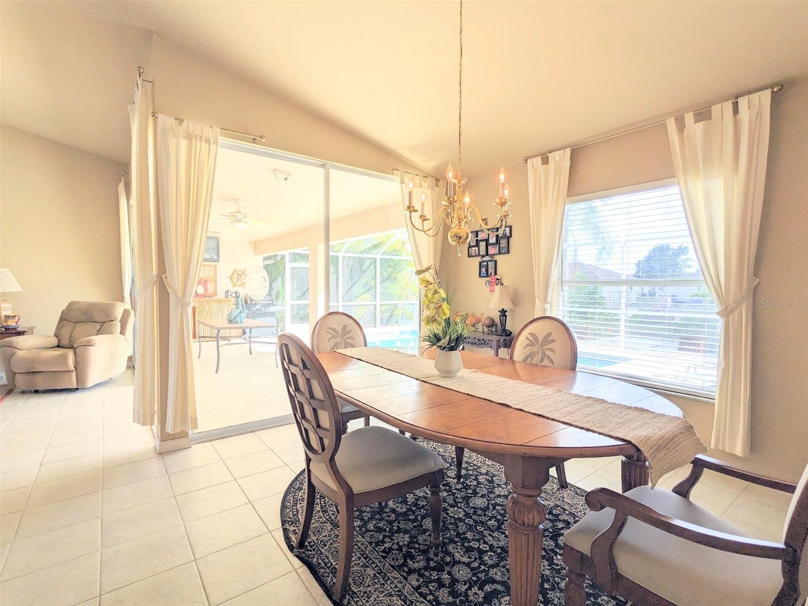 Image 8 of 76 For 546 4th Street