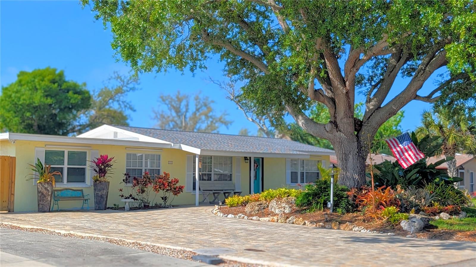 Details for 1212 Pineland Avenue, VENICE, FL 34285