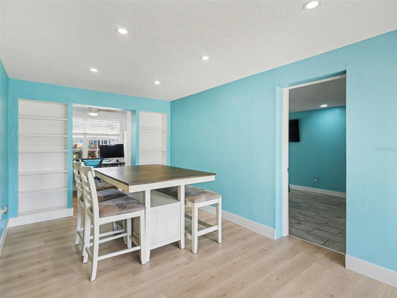 Image 10 of 54 For 1212 Pineland Avenue