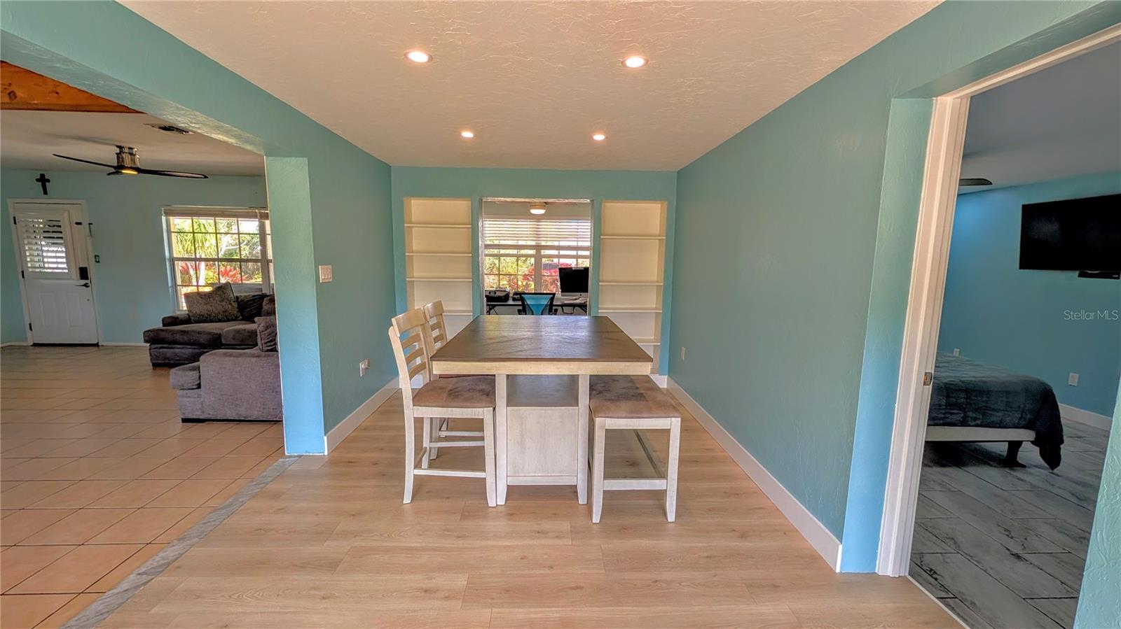 Image 11 of 54 For 1212 Pineland Avenue