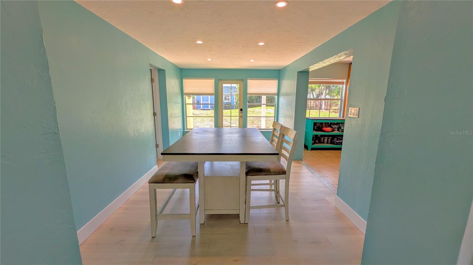 Image 12 of 54 For 1212 Pineland Avenue