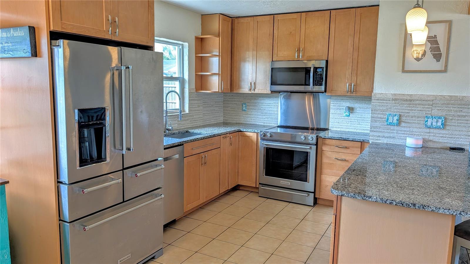 Image 17 of 54 For 1212 Pineland Avenue