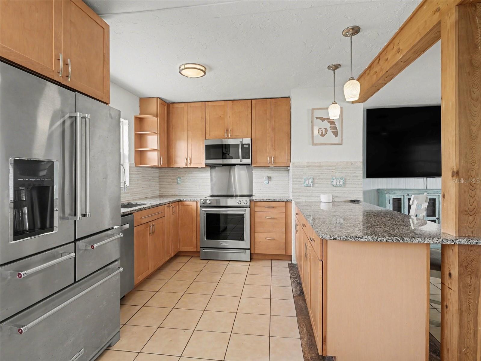 Image 18 of 54 For 1212 Pineland Avenue