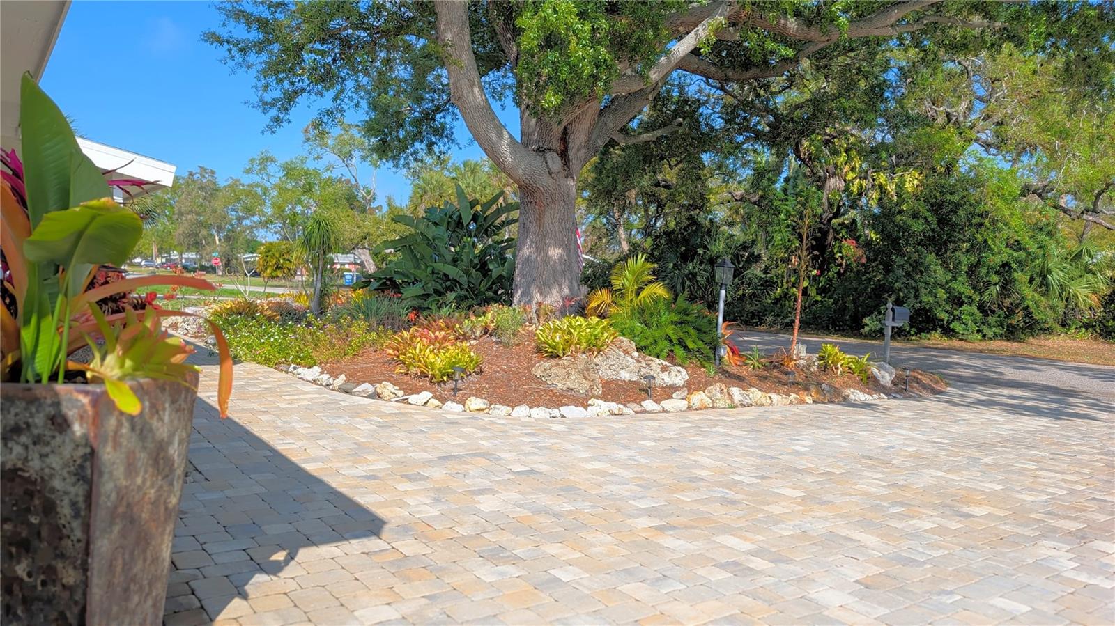 Image 2 of 54 For 1212 Pineland Avenue