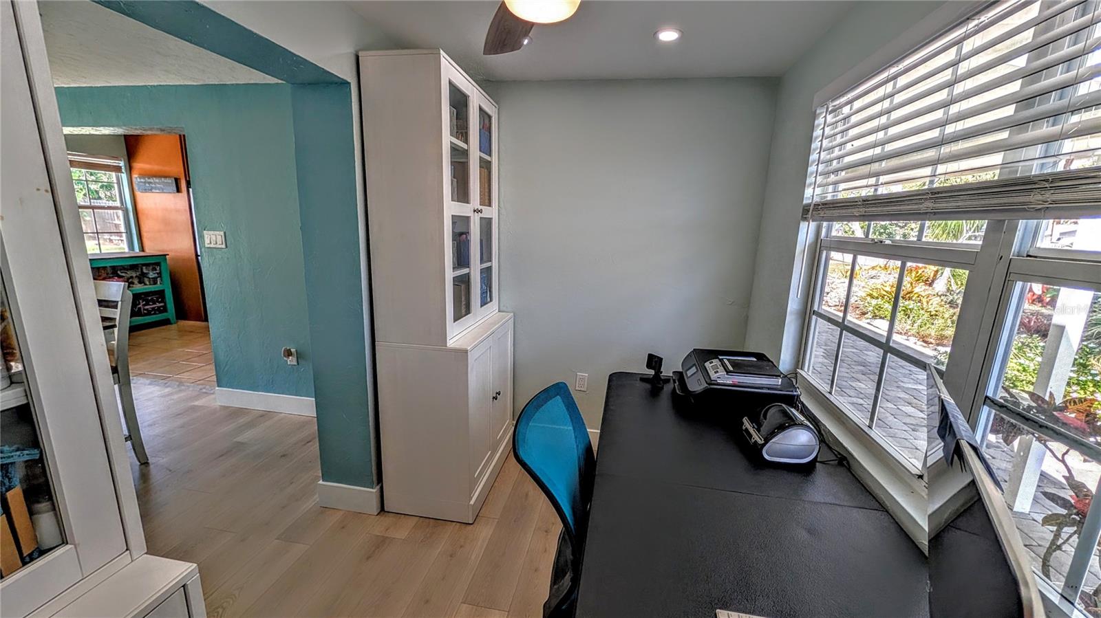 Image 21 of 54 For 1212 Pineland Avenue