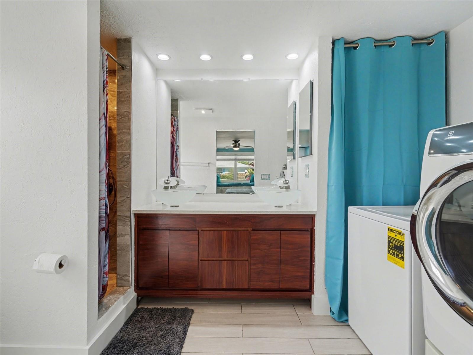 Image 24 of 54 For 1212 Pineland Avenue