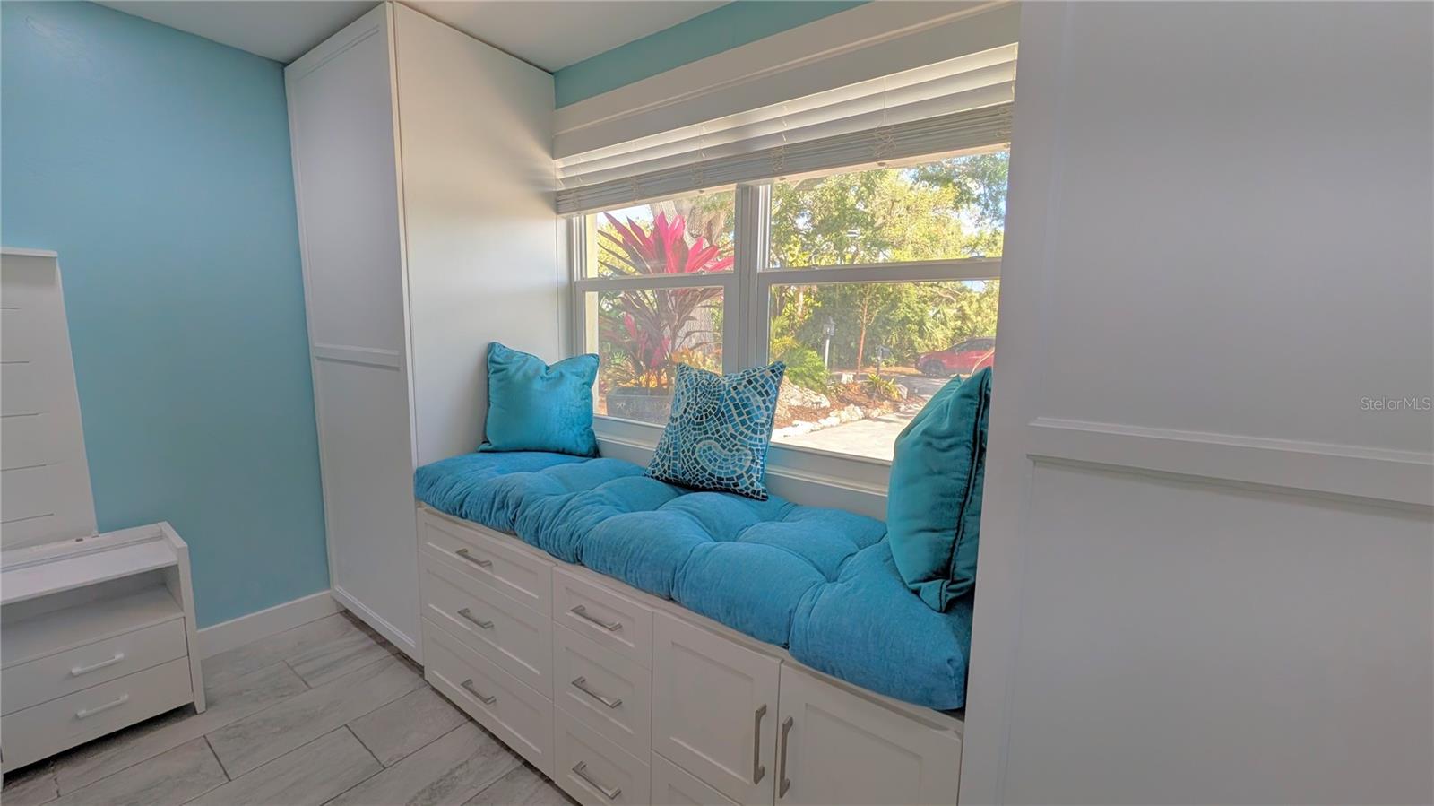 Image 28 of 54 For 1212 Pineland Avenue