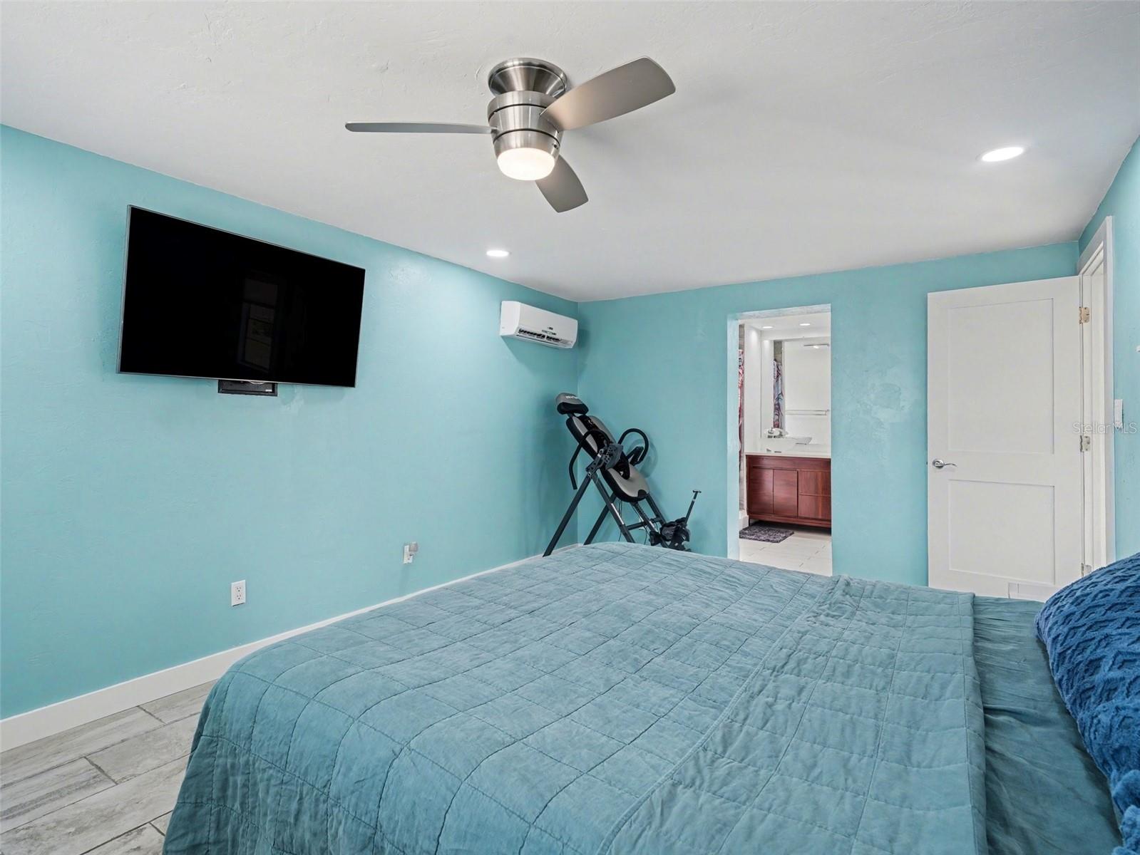 Image 31 of 54 For 1212 Pineland Avenue