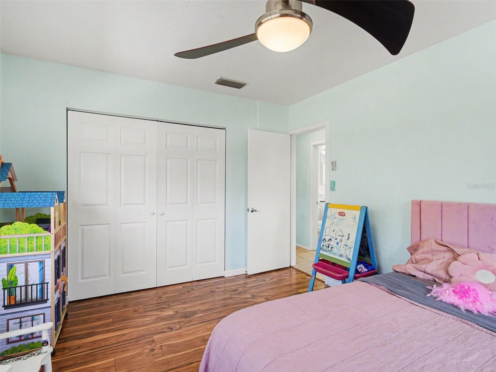 Image 33 of 54 For 1212 Pineland Avenue