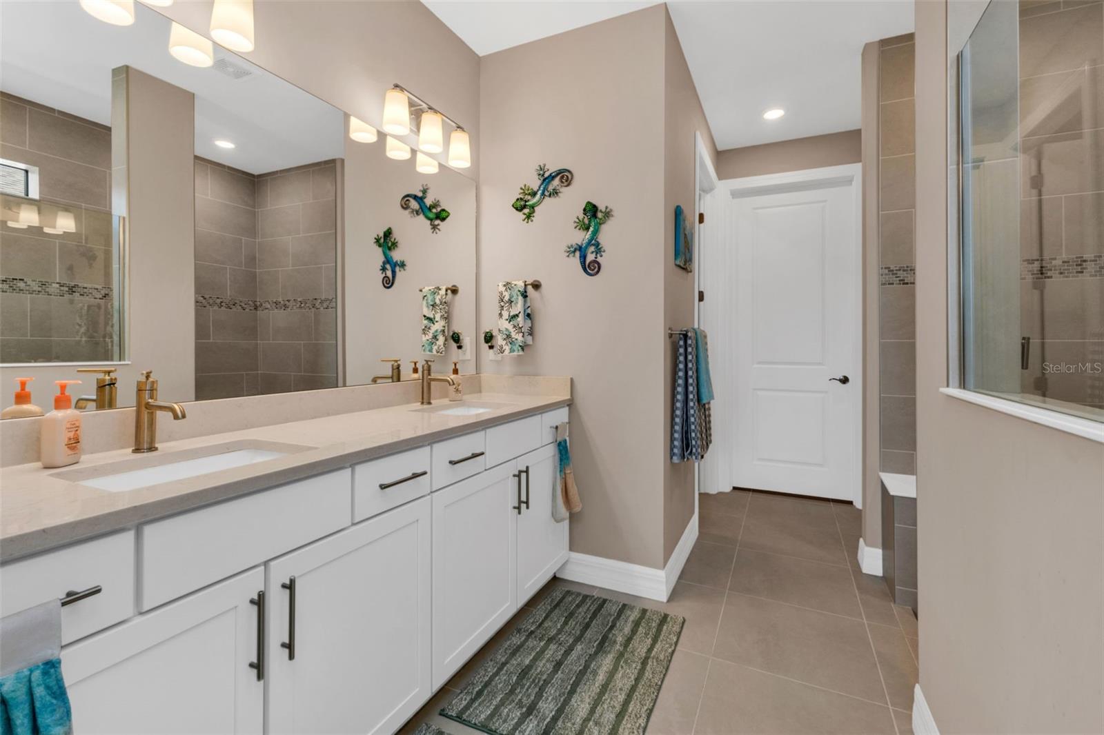 Image 24 of 44 For 2117 Laurifolia Court