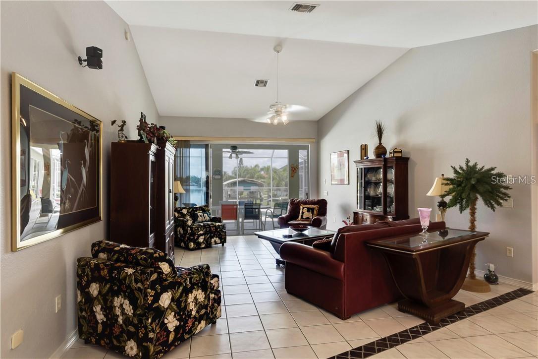 Image 7 of 36 For 15352 Pottstown Avenue