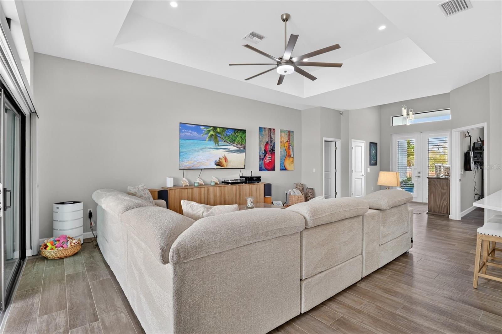 Image 30 of 88 For 230 18th Street